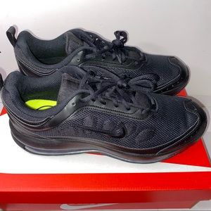 New in box men’s Nike Air Max